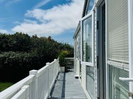 Church Farm Holiday Village - Holiday Accommodation 22123 - Hampshire - 1188473 - thumbnail photo 3