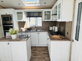 Church Farm Holiday Village - Holiday Accommodation 22123 - Hampshire - 1188473 - thumbnail photo 15