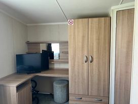 Marton Mere Holiday Village - Holiday Accommodation 22124 - Lake District - 1188474 - thumbnail photo 6