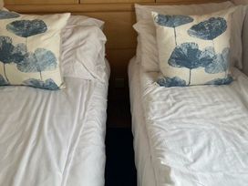 Pengarreg Caravan Park - Holiday Accommodation 22129 - Mid Wales - 1188479 - thumbnail photo 8