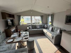 Penally Court - Holiday Accommodation 22131 - South Wales - 1188481 - thumbnail photo 3