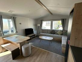 Trecco Bay - Holiday Accommodation 22136 - Somerset & Wiltshire - 1188486 - thumbnail photo 3