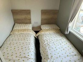 Trecco Bay - Holiday Accommodation 22136 - Somerset & Wiltshire - 1188486 - thumbnail photo 9