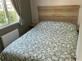 Trecco Bay - Holiday Accommodation 22136 - Somerset & Wiltshire - 1188486 - thumbnail photo 13