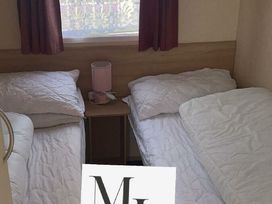 Lyons Robin Hood - Holiday Accommodation 22140 - North Wales - 1188490 - thumbnail photo 3