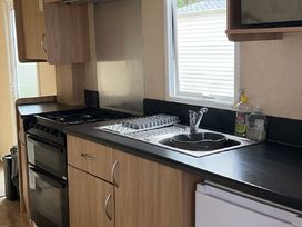 Lyons Robin Hood - Holiday Accommodation 22140 - North Wales - 1188490 - thumbnail photo 7