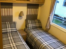 Trecco Bay - Holiday Accommodation 22141 - Somerset & Wiltshire - 1188491 - thumbnail photo 3