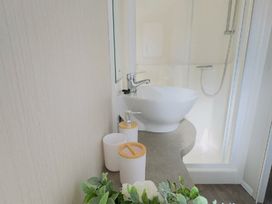 Billing Aquadrome - Holiday Accommodation 22143 -  - 1188492 - thumbnail photo 11