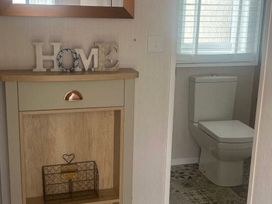 Wild Duck Holiday Park - Holiday Accommodation 22146 - Norfolk - 1188495 - thumbnail photo 6