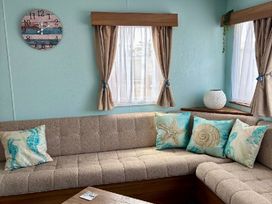 Valley Farm Holiday Park - Holiday Accommodation 22153 - Suffolk & Essex - 1188501 - thumbnail photo 4
