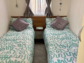 Valley Farm Holiday Park - Holiday Accommodation 22153 - Suffolk & Essex - 1188501 - thumbnail photo 12