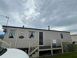 Happy Days Caravan Park - Holiday Accommodation 22157 - North Wales - 1188505 - thumbnail photo 2