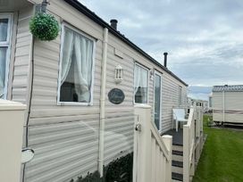 Happy Days Caravan Park - Holiday Accommodation 22157 - North Wales - 1188505 - thumbnail photo 3