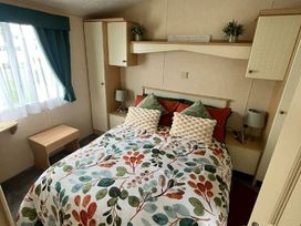 Happy Days Caravan Park - Holiday Accommodation 22157 - North Wales - 1188505 - thumbnail photo 4