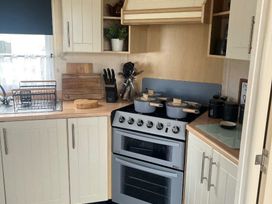 Happy Days Caravan Park - Holiday Accommodation 22157 - North Wales - 1188505 - thumbnail photo 8