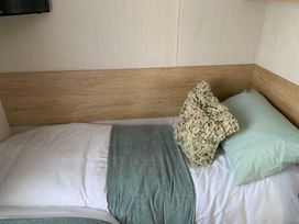 Oakdene Forest Park - Holiday Accommodation 22159 - Hampshire - 1188506 - thumbnail photo 13