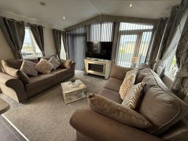 Golden Palm Resort - Holiday Accommodation 22164 - Lincolnshire - 1188510 - thumbnail photo 3