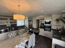 Golden Palm Resort - Holiday Accommodation 22164 - Lincolnshire - 1188510 - thumbnail photo 4