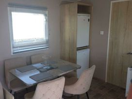 Cayton Bay Caravan Park - Holiday Accommodation 22165 - North Yorkshire (incl. Whitby) - 1188511 - thumbnail photo 3