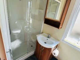 Skipsea Sands Holiday Park - Holiday Accommodation 22167 - North Yorkshire (incl. Whitby) - 1188513 - thumbnail photo 6