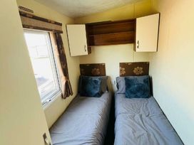 Skipsea Sands Holiday Park - Holiday Accommodation 22167 - North Yorkshire (incl. Whitby) - 1188513 - thumbnail photo 9