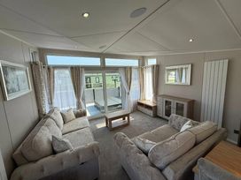 Golden Palm Resort - Holiday Accommodation 22168 - Lincolnshire - 1188514 - thumbnail photo 3