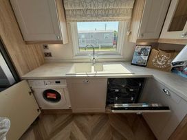 Golden Palm Resort - Holiday Accommodation 22168 - Lincolnshire - 1188514 - thumbnail photo 5
