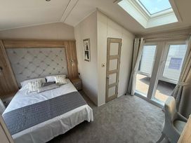 Golden Palm Resort - Holiday Accommodation 22168 - Lincolnshire - 1188514 - thumbnail photo 9