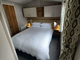 Lyons Robin Hood - Holiday Accommodation 22176 - North Wales - 1188521 - thumbnail photo 2
