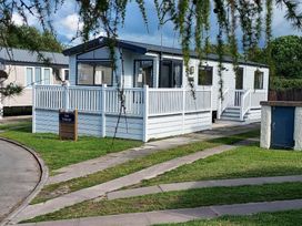 Lyons Robin Hood - Holiday Accommodation 22176 - North Wales - 1188521 - thumbnail photo 5