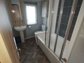 Lyons Robin Hood - Holiday Accommodation 22176 - North Wales - 1188521 - thumbnail photo 6