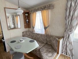 The Chase - Holiday Accommodation 22177 - Lincolnshire - 1188522 - thumbnail photo 2