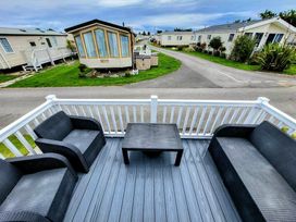 Lido Beach Holiday Park - Holiday Accommodation 22178 - North Wales - 1188523 - thumbnail photo 3