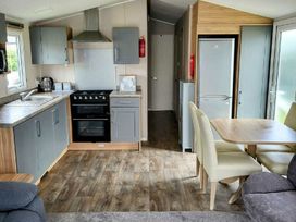 Lido Beach Holiday Park - Holiday Accommodation 22178 - North Wales - 1188523 - thumbnail photo 7