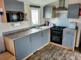 Lido Beach Holiday Park - Holiday Accommodation 22178 - North Wales - 1188523 - thumbnail photo 8