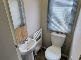 Lido Beach Holiday Park - Holiday Accommodation 22178 - North Wales - 1188523 - thumbnail photo 10