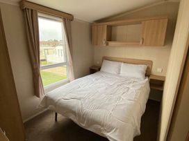 Hopton Holiday Village - Holiday Accommodation 22179 - Suffolk & Essex - 1188524 - thumbnail photo 4