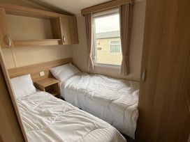 Hopton Holiday Village - Holiday Accommodation 22179 - Suffolk & Essex - 1188524 - thumbnail photo 5