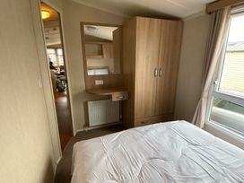 Hopton Holiday Village - Holiday Accommodation 22179 - Suffolk & Essex - 1188524 - thumbnail photo 9