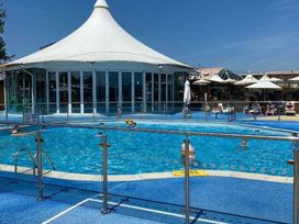 Hopton Holiday Village - Holiday Accommodation 22179 - Suffolk & Essex - 1188524 - thumbnail photo 12