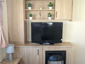Hayling Island Holiday Park - Meadow Bay Villages - Holiday Accommodation 22187 - Hampshire - 1188531 - thumbnail photo 2