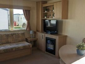 Hayling Island Holiday Park - Meadow Bay Villages - Holiday Accommodation 22187 - Hampshire - 1188531 - thumbnail photo 3