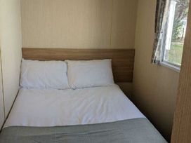 Hayling Island Holiday Park - Meadow Bay Villages - Holiday Accommodation 22187 - Hampshire - 1188531 - thumbnail photo 8