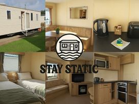 Hayling Island Holiday Park - Meadow Bay Villages - Holiday Accommodation 22187 - Hampshire - 1188531 - thumbnail photo 14