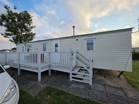 Kingfisher Caravan Park - Holiday Accommodation 22193 - Lincolnshire - 1188536 - thumbnail photo 1