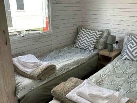 St Osyth Holiday Village - Holiday Accommodation 22203 - Suffolk & Essex - 1188544 - thumbnail photo 3