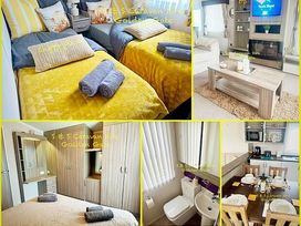 Golden Gate Holiday Centre - Holiday Accommodation 22205 - North Wales - 1188546 - thumbnail photo 1