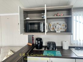 Golden Gate Holiday Centre - Holiday Accommodation 22205 - North Wales - 1188546 - thumbnail photo 17