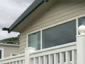 Devon Cliffs Holiday Park - Holiday Accommodation 22207 - Devon - 1188548 - thumbnail photo 7