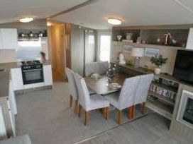 Devon Cliffs Holiday Park - Holiday Accommodation 22207 - Devon - 1188548 - thumbnail photo 8